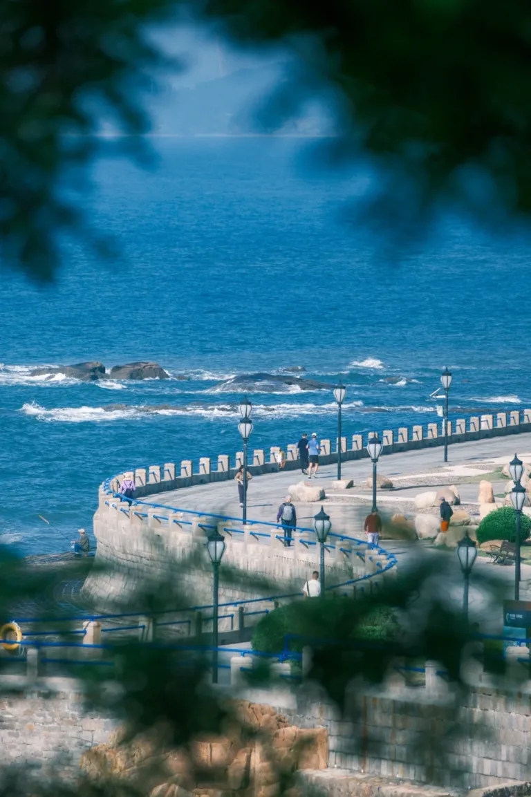 English tour guide in Qingdao China